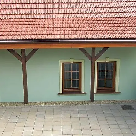 U Simecku Šatov