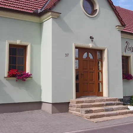 U Simecku Šatov