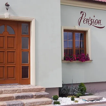 U Simecku Šatov