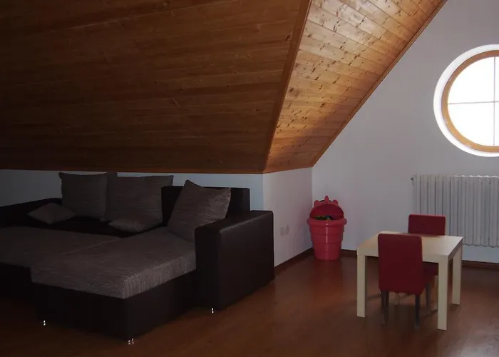 U Simecku Herberg Šatov